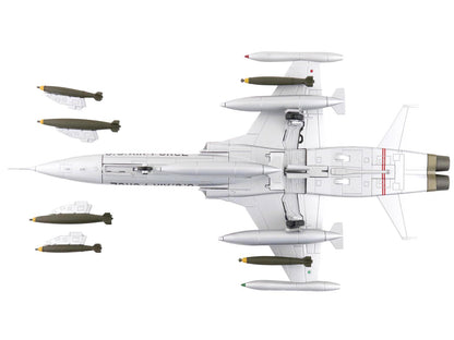 Northrop F-5A Freedom Fighter Aircraft "38381" (1960s) United States Air Force "Air Power Series" 1/72 Diecast Model