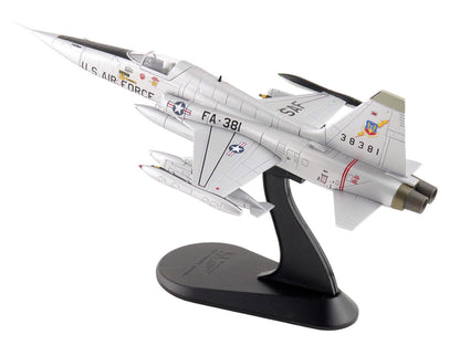 Northrop F-5A Freedom Fighter Aircraft "38381" (1960s) United States Air Force "Air Power Series" 1/72 Diecast Model