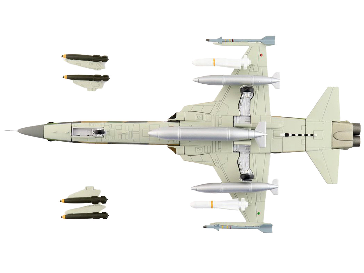Northrop F-5F Tiger II Aircraft "46th Aggressor Squadron 7th Flight Training Wing" Republic of China Air Force "Air Power Series" 1/72 Diecast Model