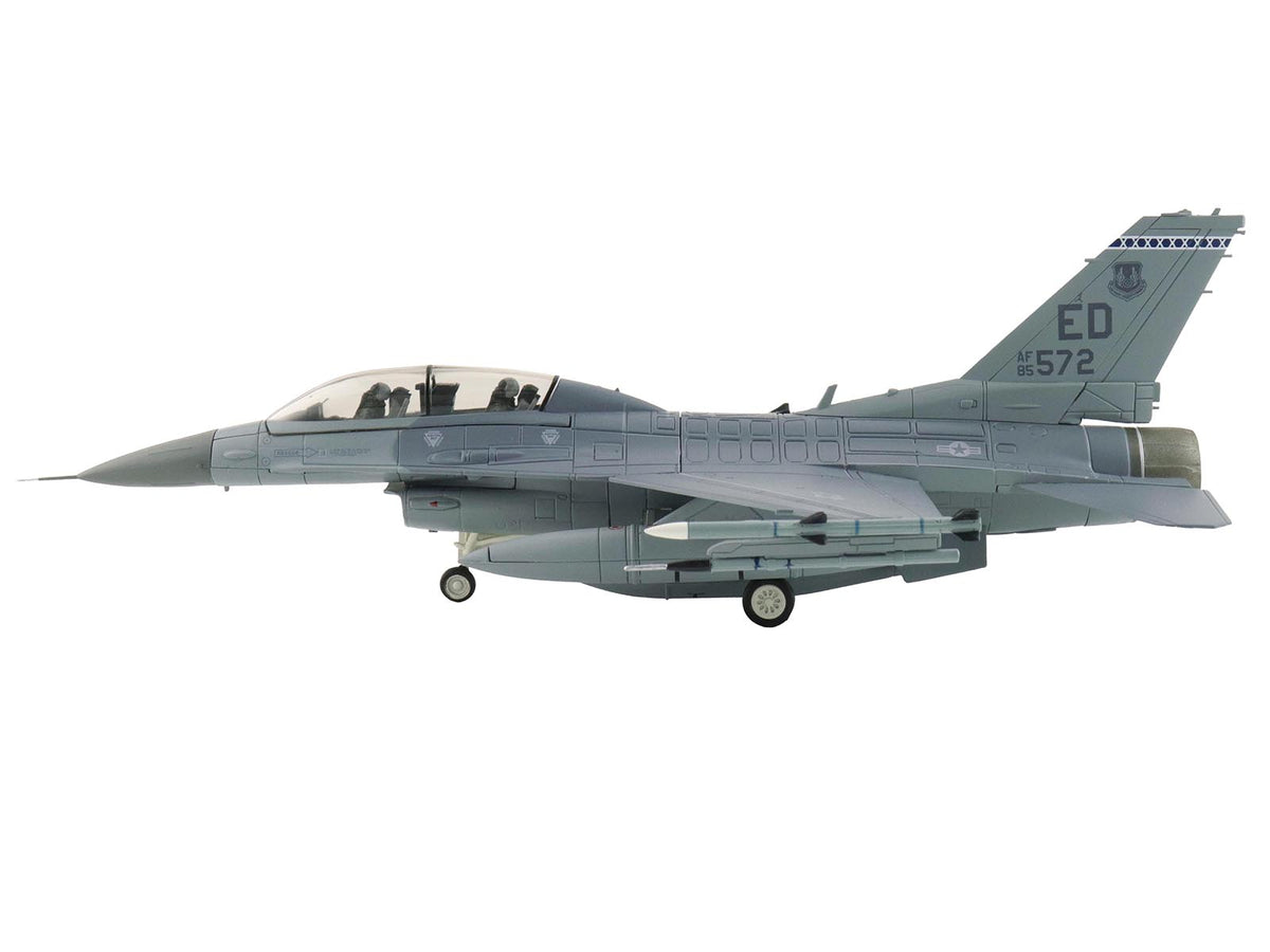 Lockheed F-16D Fighting Falcon Fighter Aircraft "85-1572 Edwards Air Force Base" (2024) United States Air Force "Air Power Series" 1/72 Diecast Model
