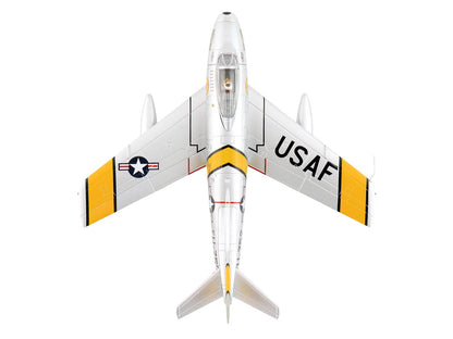 North American F-86E Sabre Fighter Aircraft "51-2752 Colonel George Andrew Davis Jr. 4th FIG 334th FIS" (1952) United States Air Force "Air Power Series" 1/72 Diecast Model