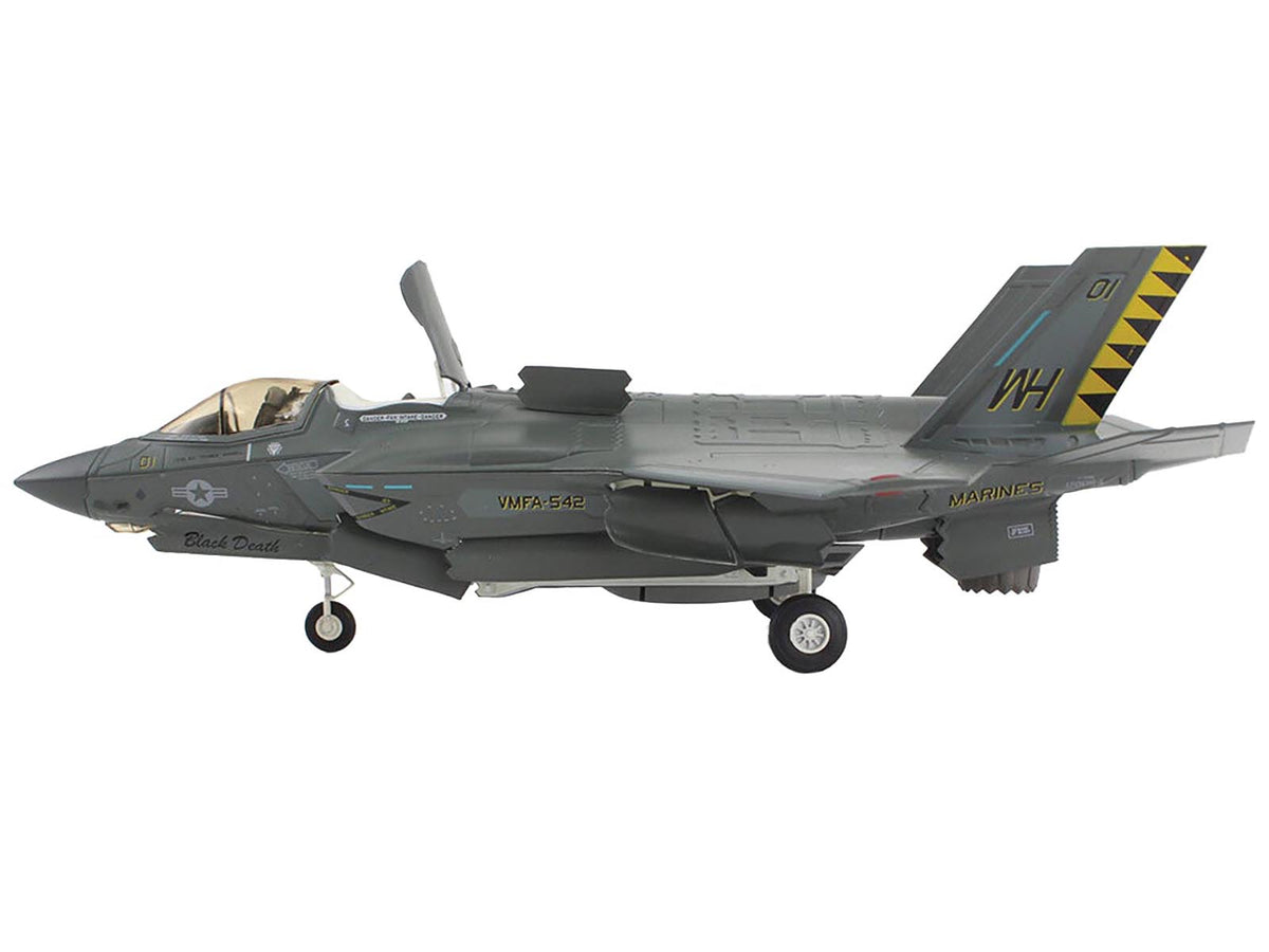 Lockheed Martin F-35B Lightning II Aircraft "Black Death VMFA-542 MCAS Cherry Point" (2023) United States Marine Corps "Air Power Series" 1/72 Diecast Model