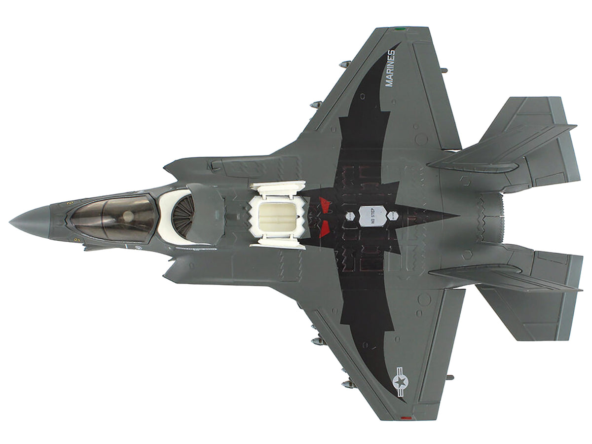 Lockheed F-35B Lightning II Aircraft (Beast Mode) "169623 VMFA-242 Bats Iwakuni Japan" (2024) United States Marine Corps "Air Power Series" 1/72 Diecast Model