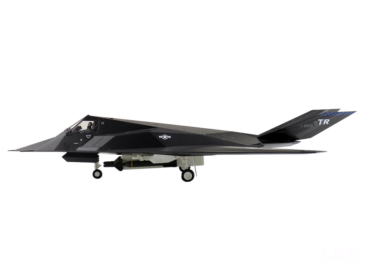 Lockheed F-117A Nighthawk Stealth Aircraft "84-0809" (2022) United States Air Force "Air Power Series" 1/72 Diecast Model