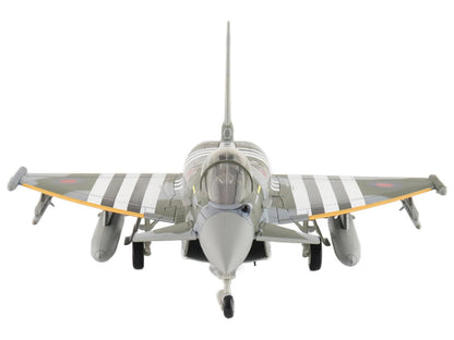 Eurofighter Typhoon FGR4 Fighter Aircraft "ZJ913 FM-G" (2024) British Royal Air Force "Air Power Series" 1/72 Diecast Model