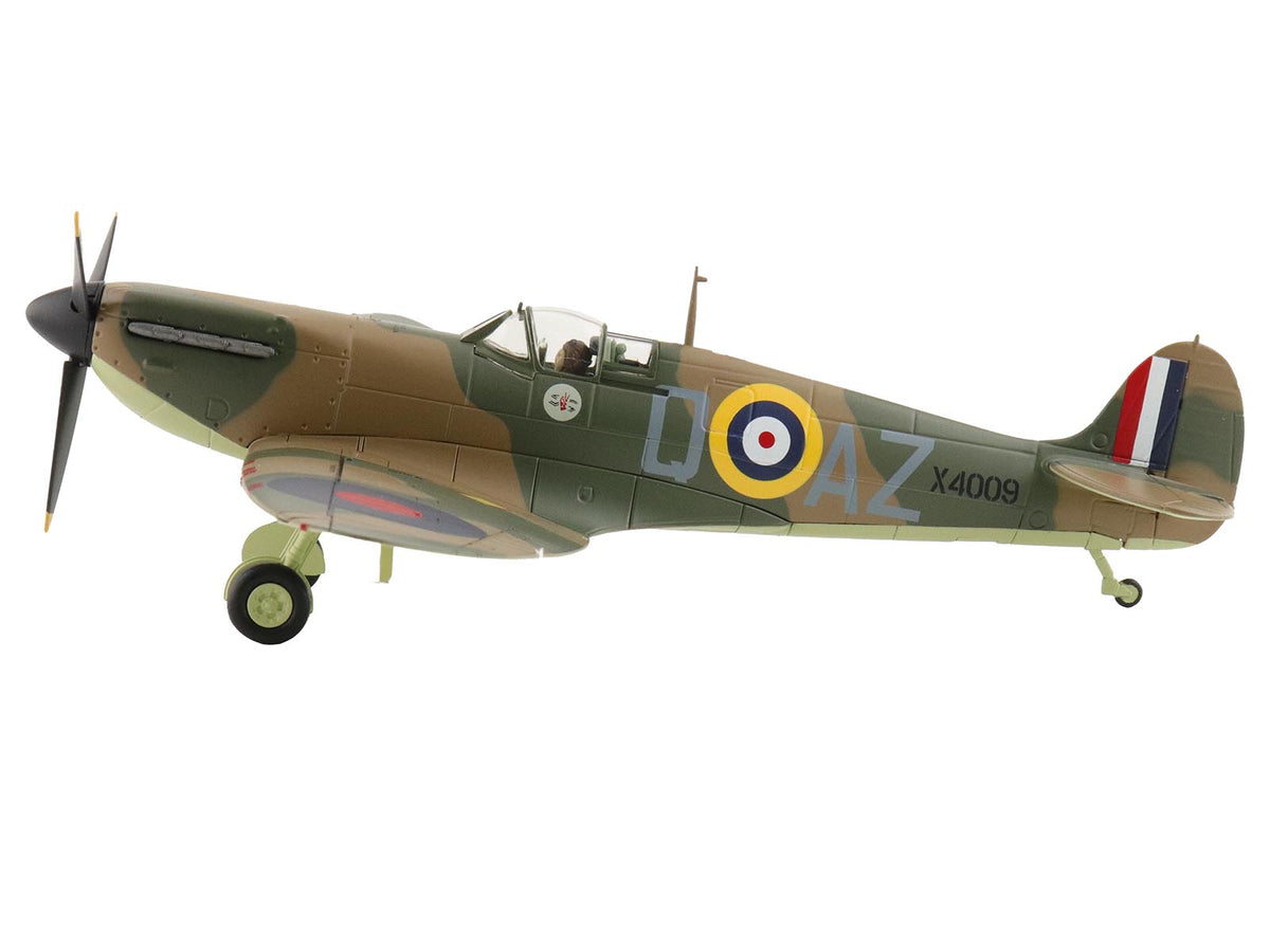 Supermarine Spitfire Mk.1a Fighter Aircraft "X4009 Flight Lieutenant P.C. Hughes" (1940) British Royal Air Force "Air Power Series" 1/48 Diecast Model