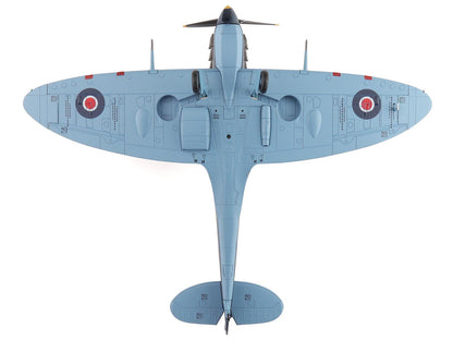 Supermarine Spitfire Mk.Vb Trop Fighter Aircraft "EP706 George Beurling No. 249 Squadron Malta" (1942) British Royal Air Force "Air Power Series" 1/48 Diecast Model