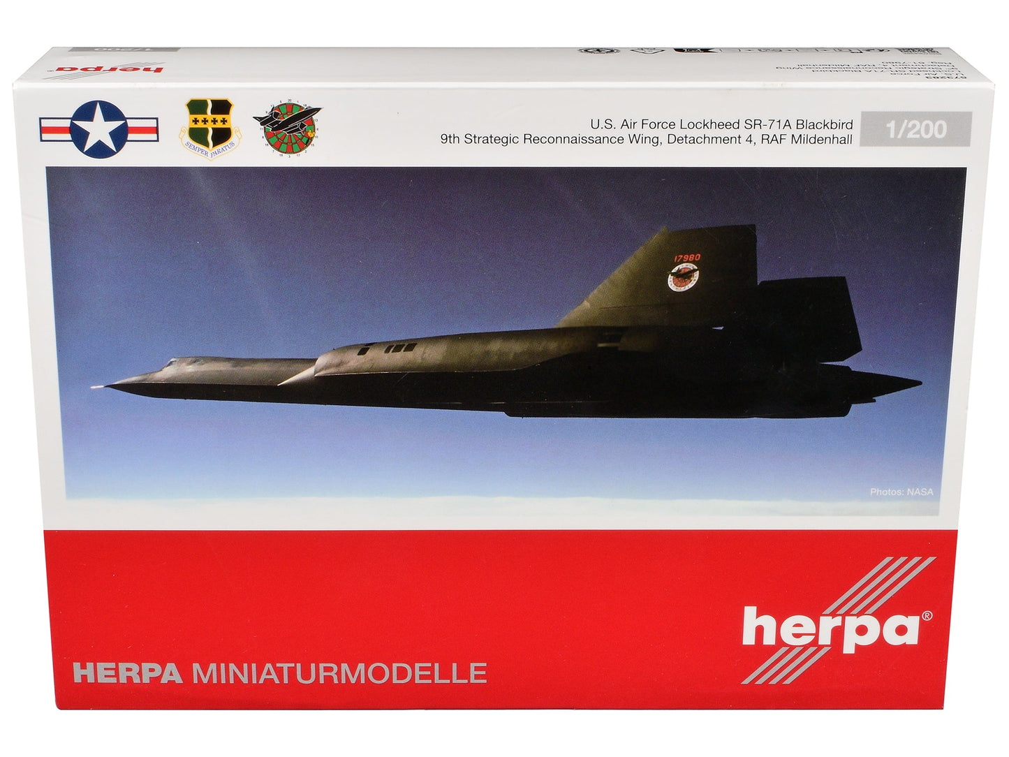 Lockheed SR-71A Blackbird Stealth Aircraft "9th Strategic Reconnaissance Wing Detachment 4 RAF Mildenhall" United States Air Force 1/200 Diecast Model Airplane