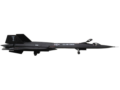 Lockheed SR-71B Blackbird Stealth Aircraft "9th Strategic Reconnaissance Wing Beale Air Base Gumby" United States Air Force 1/200 Diecast Model Airplane