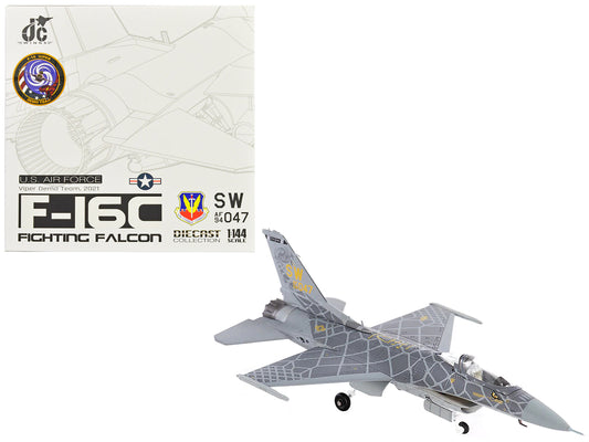 Lockheed Martin F-16C Fighting Falcon Fighter Aircraft "Viper Demo Team" (2021) United States Air Force 1/144 Diecast Model