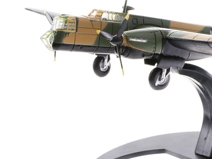 Armstrong Whitworth Whitley Mk.V Bomber Aircraft "No. 102 Squadron RAF Driffield" Royal Air Force (1940) "Planes of World War II" Series 1/144 Diecast Model Airplane