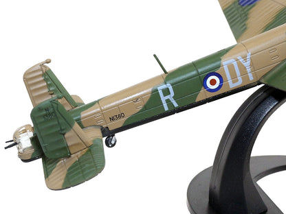 Armstrong Whitworth Whitley Mk.V Bomber Aircraft "No. 102 Squadron RAF Driffield" Royal Air Force (1940) "Planes of World War II" Series 1/144 Diecast Model Airplane