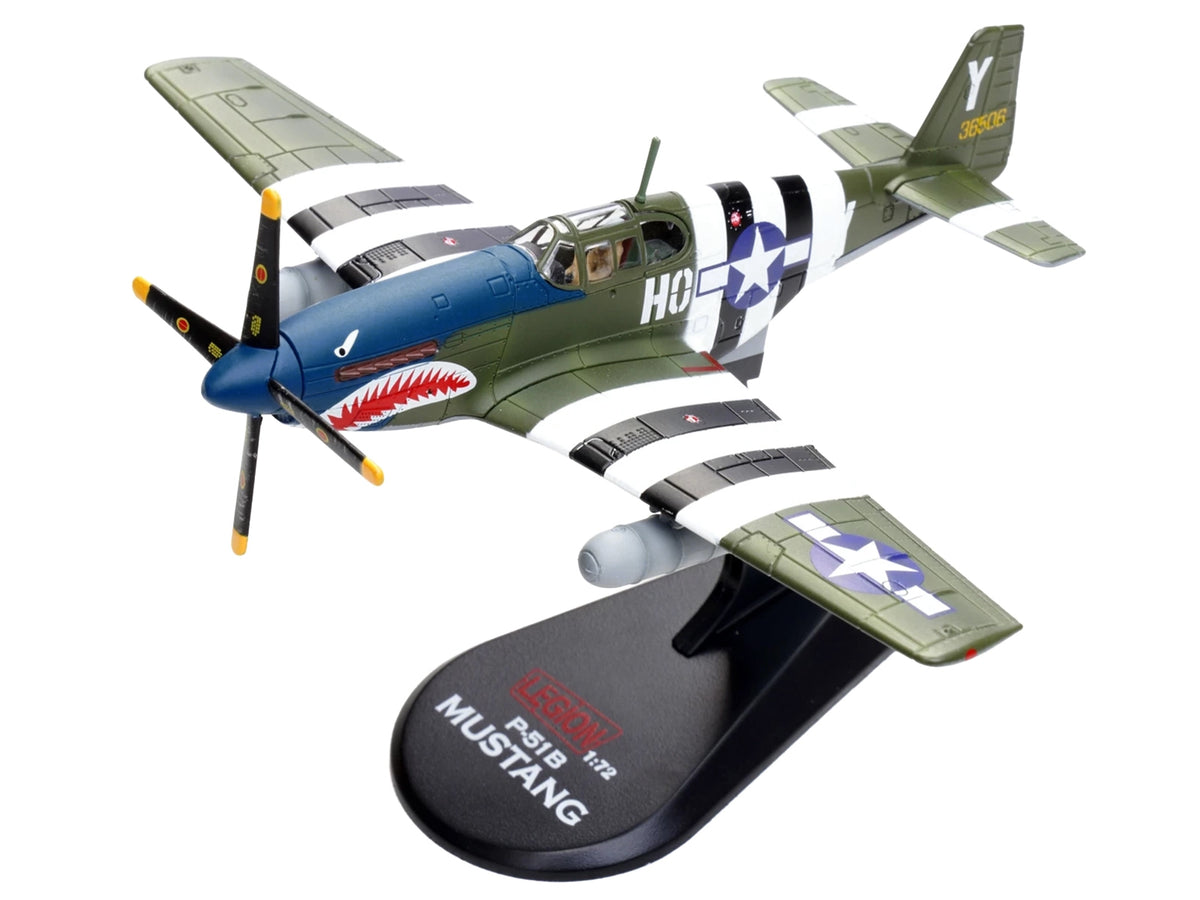North American P-51B Mustang Aircraft "John Bennett 487th Fighter Squadron 352nd Fighter Group Blue-Nosed Bastards of Bodney RAF Bodney" (1944) United States Army Air Forces 1/72 Diecast Model Airplane