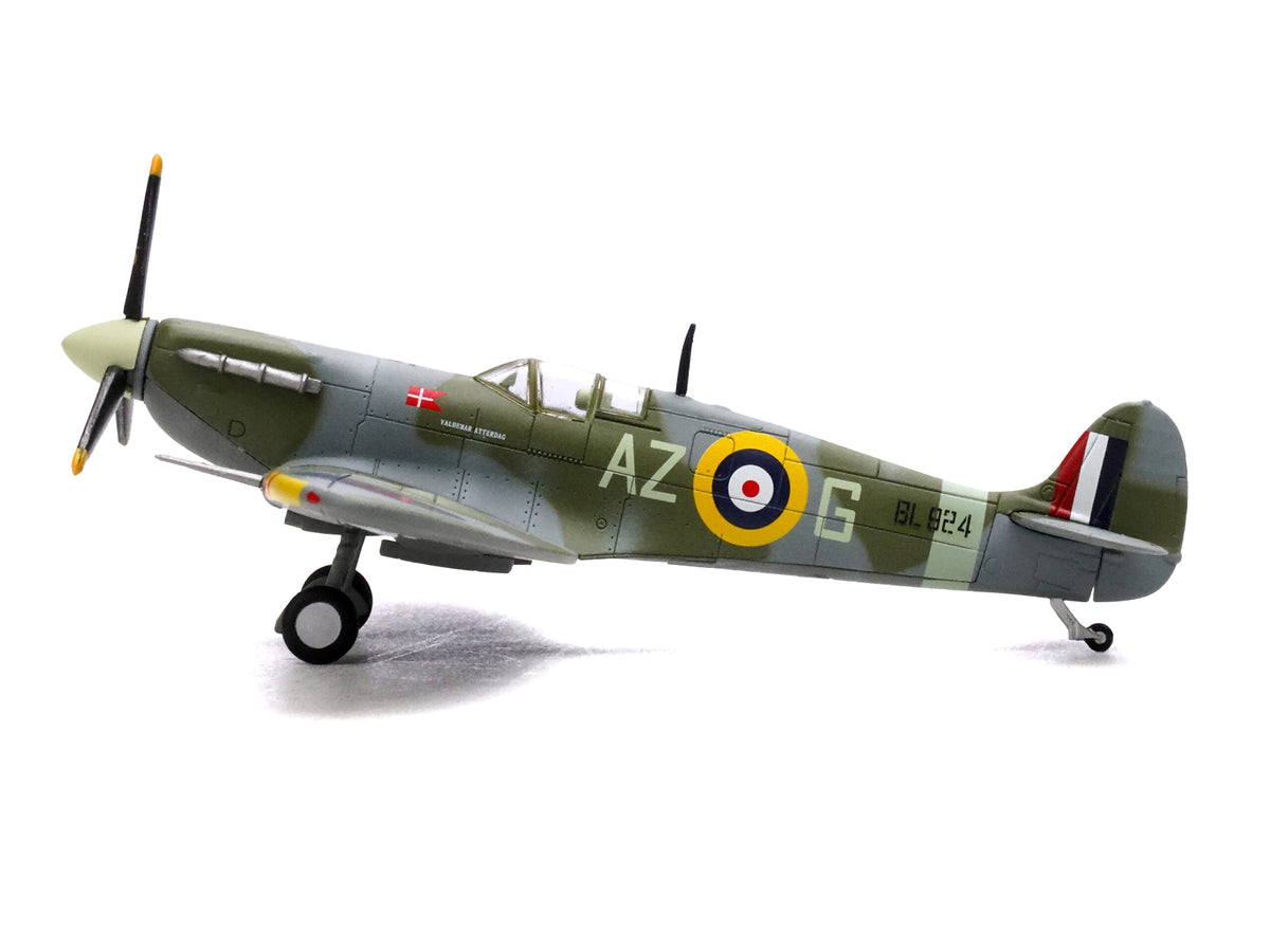 Supermarine Spitfire Mk Vb Fighter Aircraft "BL924 Pilot Officer Aksel Svendsen Danish Presentation Spitfire Valdemar Atterdag No. 234 Madras Presidency Squadron" (1942) Royal Air Force 1/72 Diecast Model
