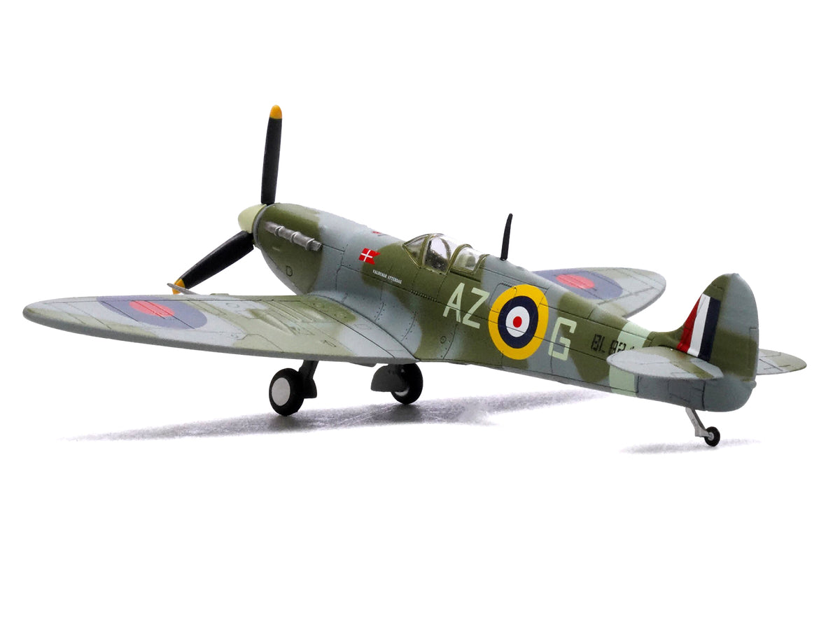 Supermarine Spitfire Mk Vb Fighter Aircraft "BL924 Pilot Officer Aksel Svendsen Danish Presentation Spitfire Valdemar Atterdag No. 234 Madras Presidency Squadron" (1942) Royal Air Force 1/72 Diecast Model