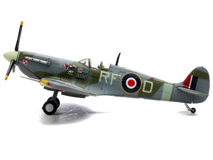 Supermarine Spitfire Mk Vb Fighter Aircraft "EN951 Ace Jan Zumbach No. 303 Polish Kosciuszko Squadron" (1943) Royal Air Force 1/72 Diecast Model