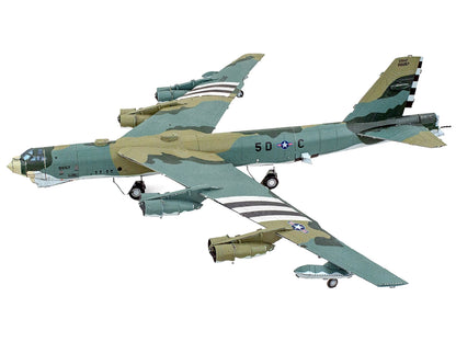 Model Kit Boeing B-52 Stratofortress Bomber Aircraft "United States Air Force" (Challenging Difficulty) Steel Model