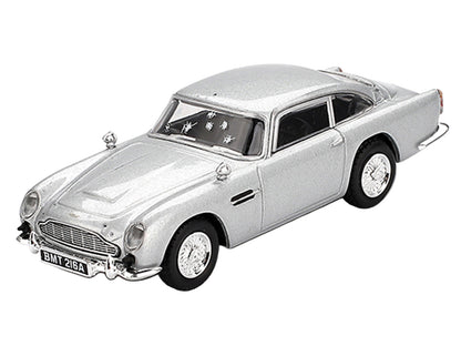 Aston Martin DB5 RHD (Right Hand Drive) Birch Silver Metallic (Damaged) 007 James Bond "Skyfall" (2012) Movie Limited Edition 1/64 Diecast Model Car