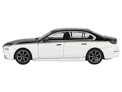 BMW i7 xDrive60 Dravit Alpine White and Black Sapphire Limited Edition 1/64 Diecast Model Car