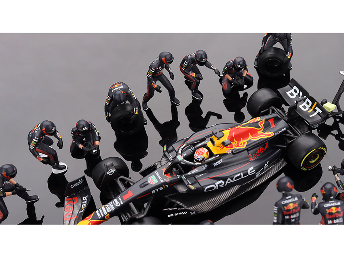 Red Bull RB19 #1 Max Verstappen Winner Formula One F1 "Japanese GP" (2023) with Red Bull Pit Crew Set of 21 pieces Limited Edition to 5000 pieces Worldwide 1/64 Diecast Model Car