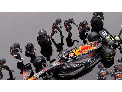 Red Bull RB19 #1 Max Verstappen Winner Formula One F1 "Japanese GP" (2023) with Red Bull Pit Crew Set of 21 pieces Limited Edition to 5000 pieces Worldwide 1/64 Diecast Model Car