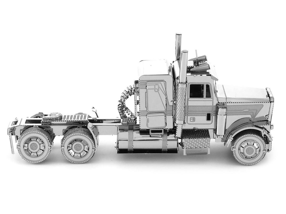Model Kit Freightliner FLC Long Nose Truck (Challenging Difficulty) Steel Model