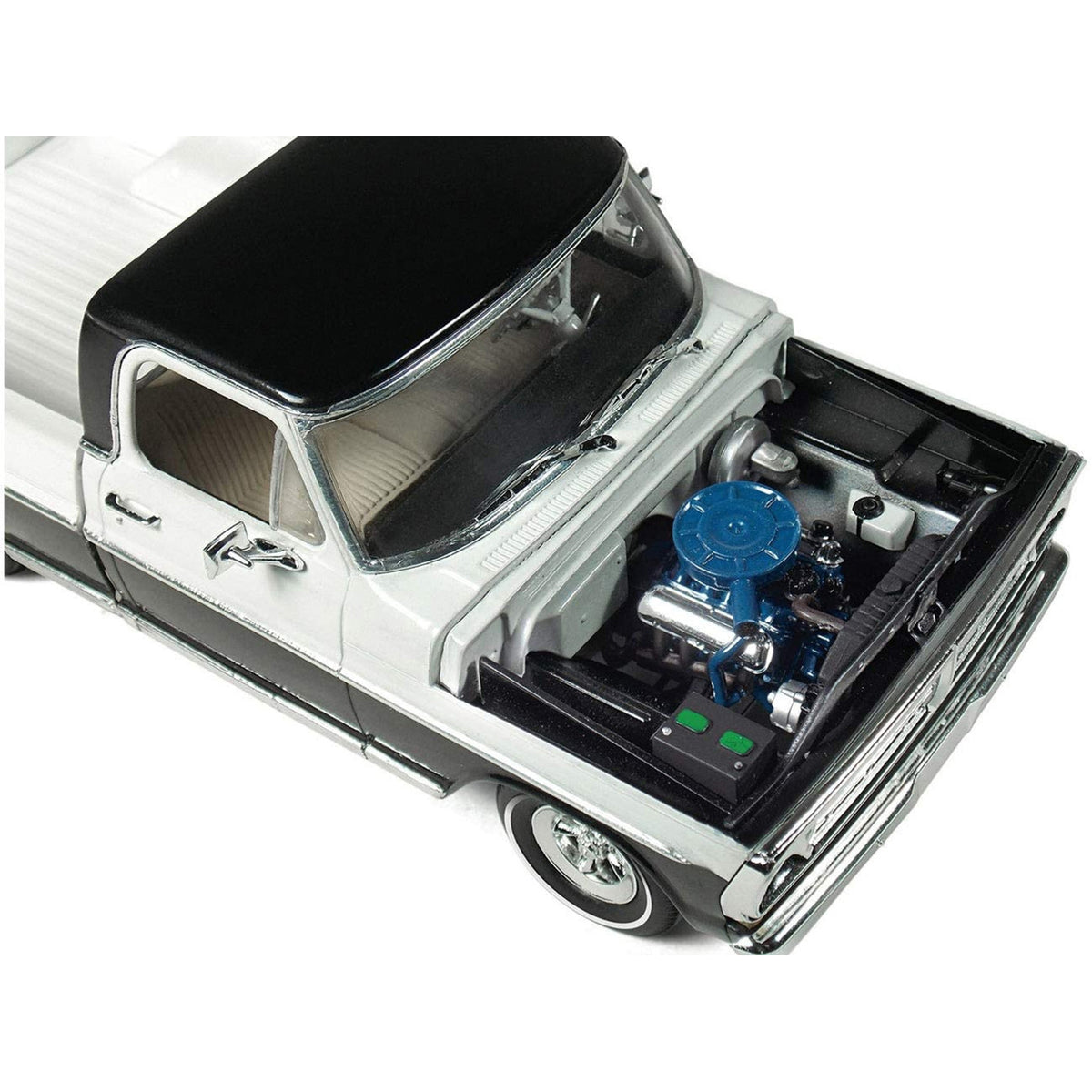 Skill 3 Model Kit 1972 Ford Sport Custom Pickup Truck 1/25 Scale Model