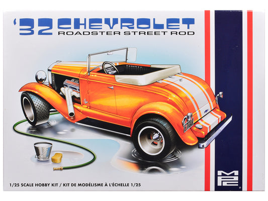 Skill 2 Model Kit 1932 Chevrolet Roadster Street Rod 1/25 Scale Model
