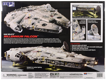 Skill 3 Model Kit Han Solo's Millennium Falcon "Star Wars: A New Hope" (1977) Movie 1/72 Scale Model