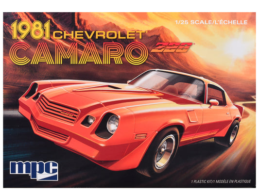 Skill 2 Model Kit 1981 Chevrolet Camaro Z28 1/25 Scale Model