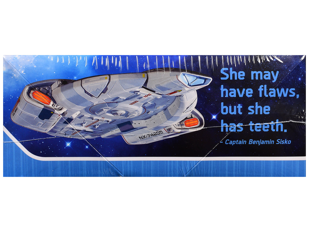Skill 2 Snap Model Kit USS Defiant NX-74205 Starship "Star Trek: Deep Space Nine" (1993-1999) TV Series 1/1000 Scale Model