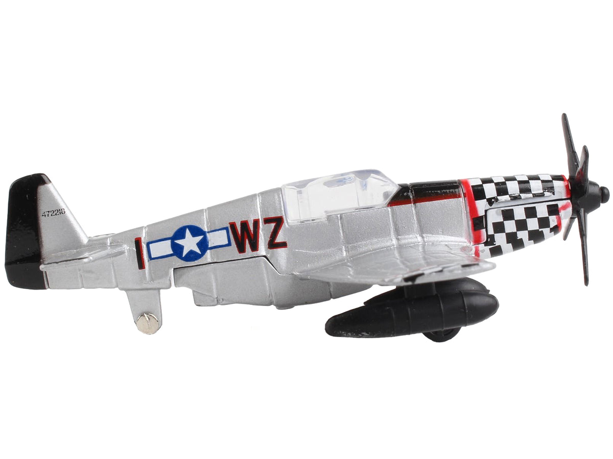 North American P-51 Mustang Fighter Aircraft Silver Metallic "United States Army Air Force" with Runway Section Diecast Model Airplane
