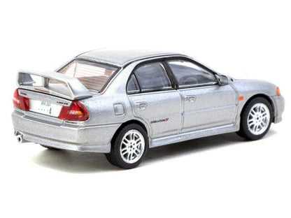 Mitsubishi Lancer Evolution IV Silver Metallic with Tarmac Cards "Global64" Series 1/64 Diecast Model