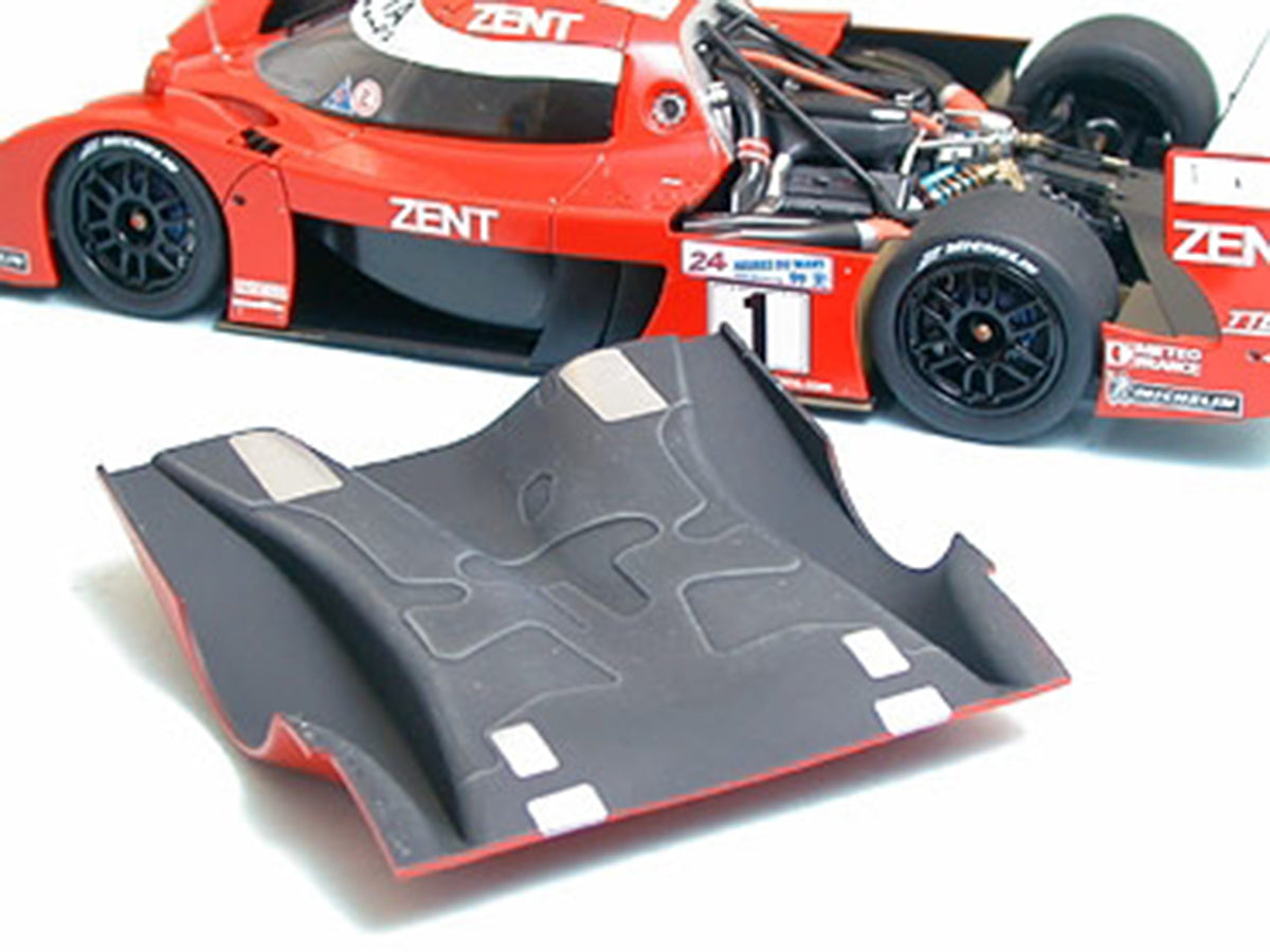 Model Kit Toyota GT-One TS020 "24 Hours of Le Mans" (1999) 1/24 Scale Model