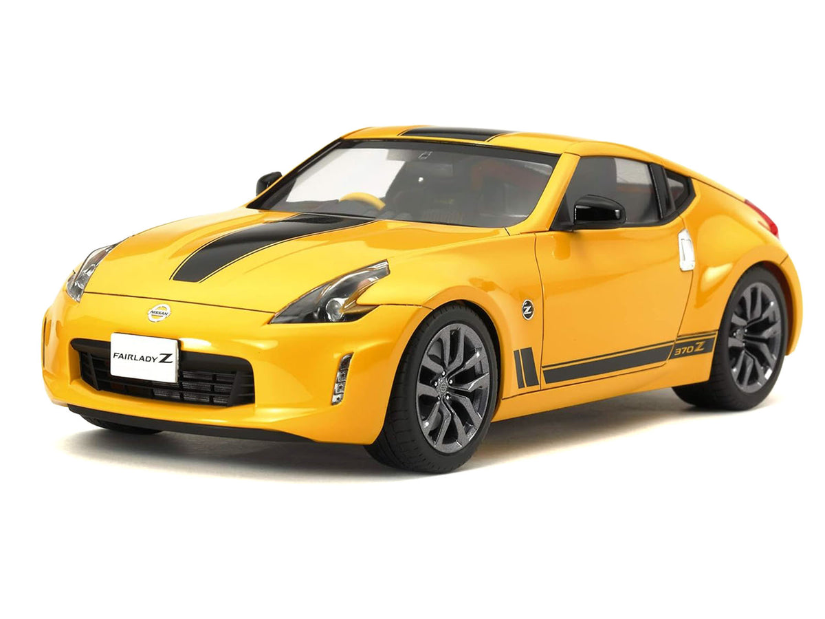 Model Kit Nissan 370Z Heritage Edition 1/24 Scale Model