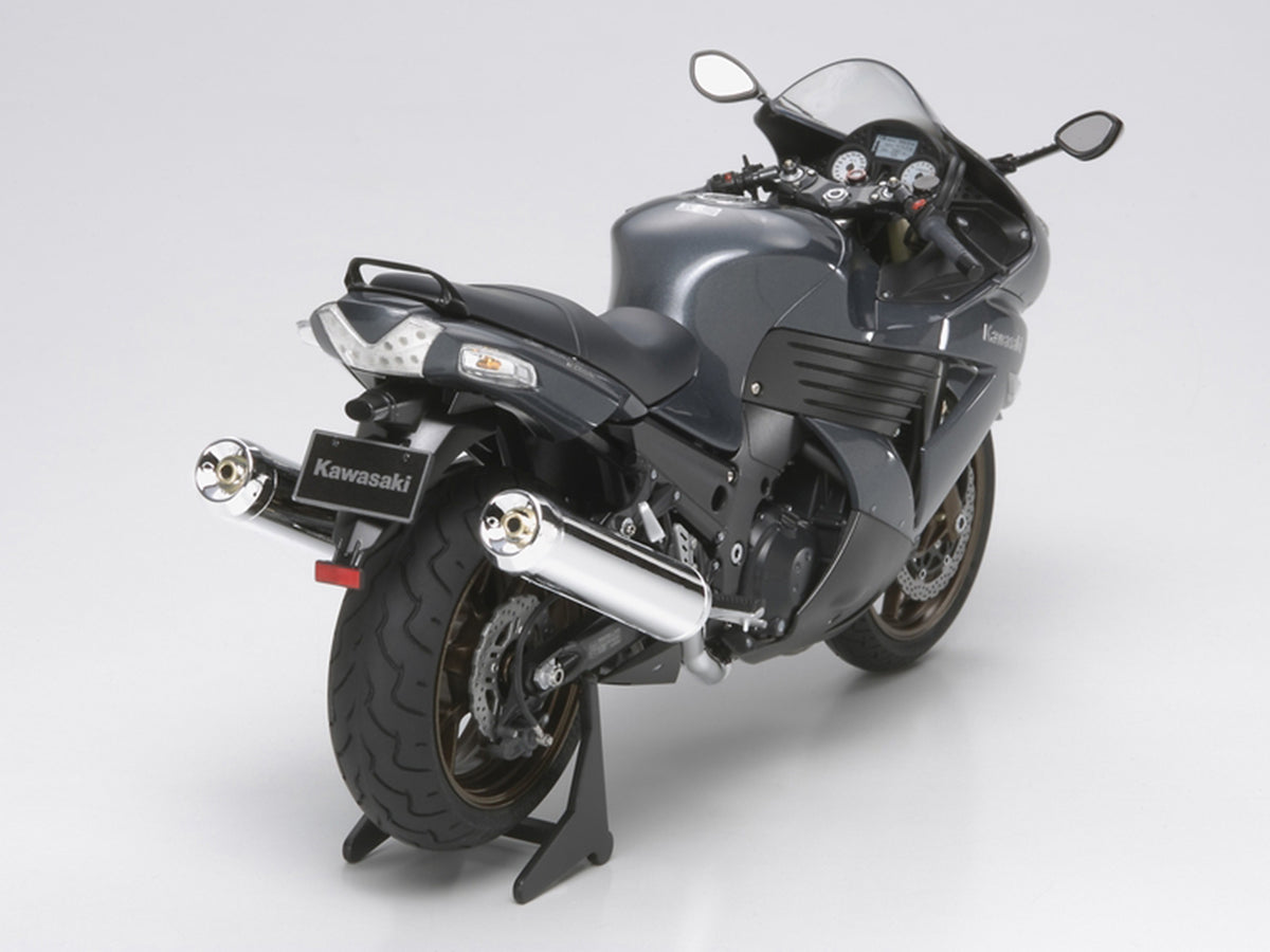 Model Kit Kawasaki ZZR 1400 Motorcycle 1/12 Scale Model