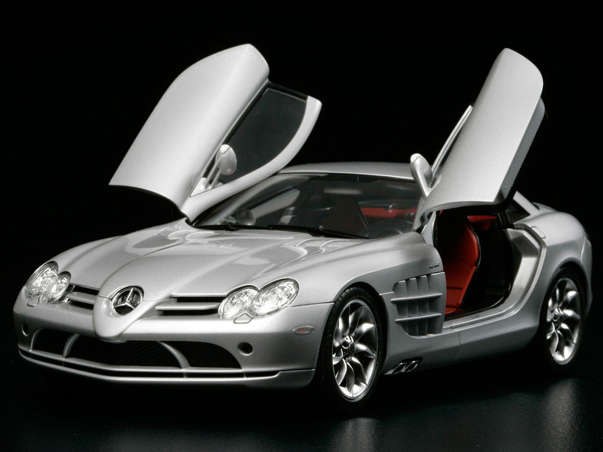 Model Kit Mercedes-Benz SLR McLaren 1/24 Scale Model