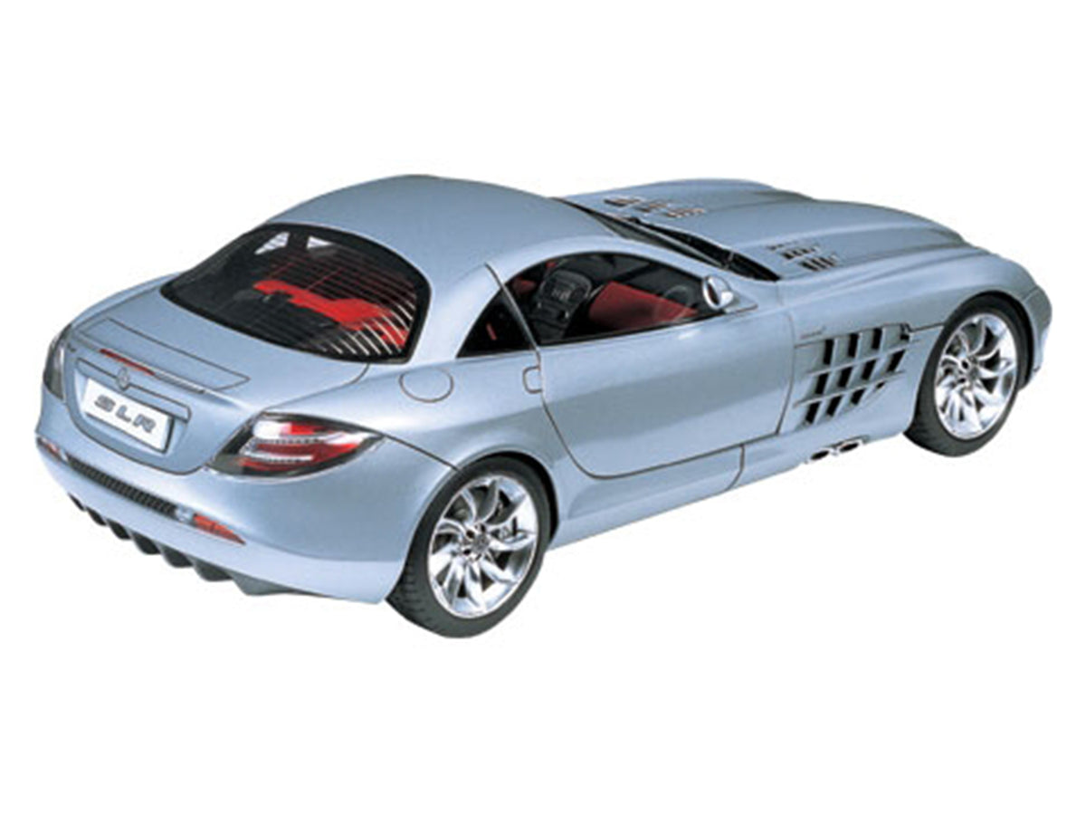 Model Kit Mercedes-Benz SLR McLaren 1/24 Scale Model