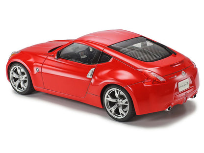 Model Kit Nissan 370Z (Fairlady Z) 1/24 Scale Model