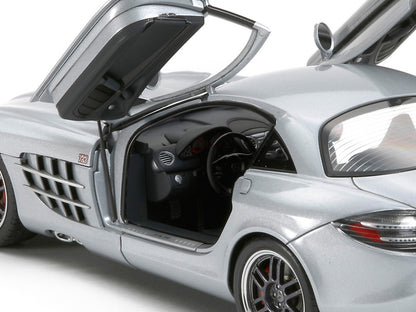 Model Kit Mercedes-Benz SLR McLaren 722 Edition 1/24 Scale Model