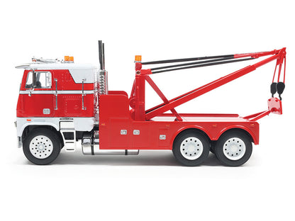 1987 Freightliner FLA Tow Truck Red and White 1/43 Diecast Model