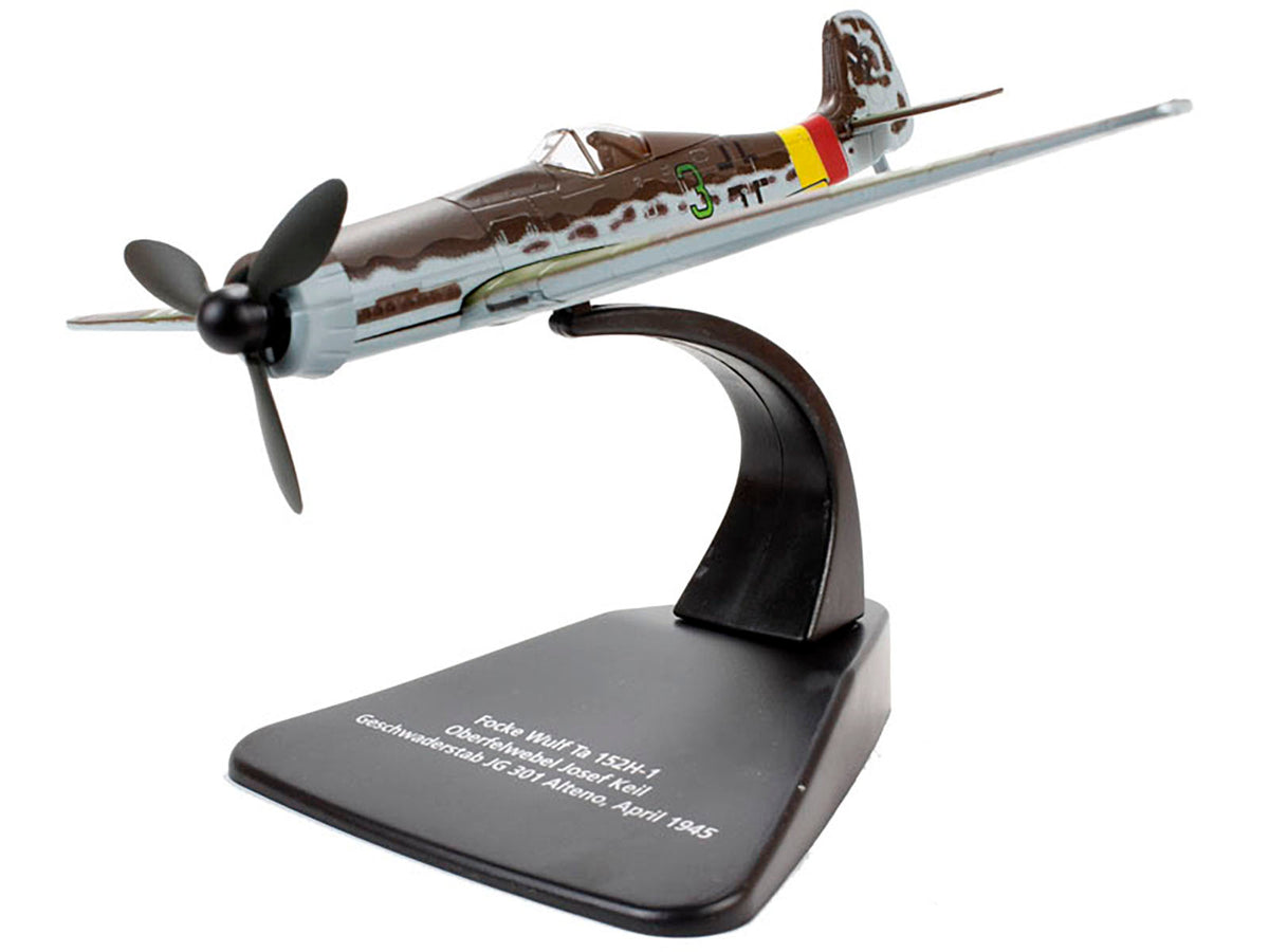 Focke-Wulf Ta 152 H-1 Fighter Plane Pilot: Oberfelwebel Josef Keil Geschwaderstab JG 301 Alteno April (1945) "Oxford Aviation" Series 1/72 Diecast Model Airplane