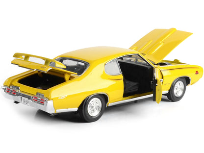 1969 Pontiac GTO Judge Yellow 1/18 Diecast Model Car